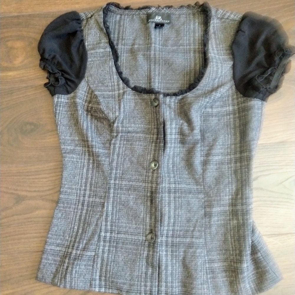 Vintage style black and gray shirt, small